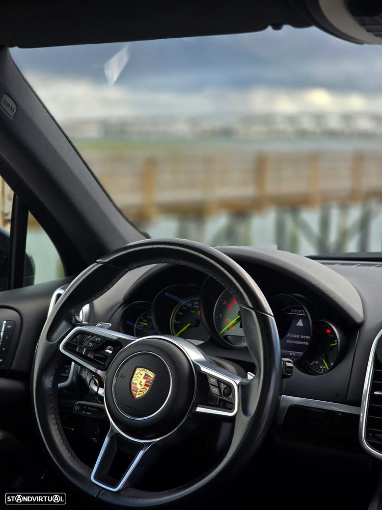 Porsche Cayenne S - 9