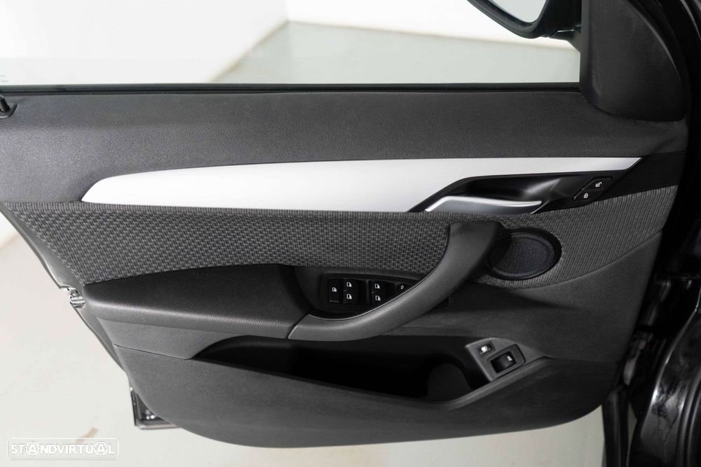 BMW X1 25 e xDrive Corporate Edition - 20