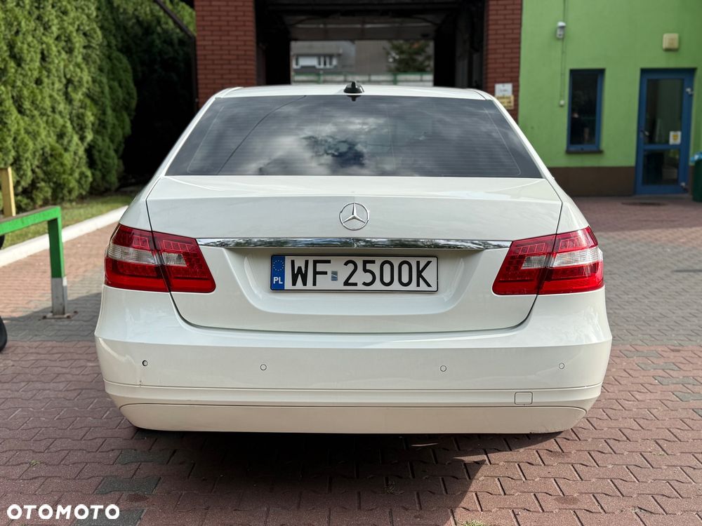 Mercedes-Benz Klasa E 200 CDI DPF BlueEFFICIENCY 7G-TRONIC Elegance - 4