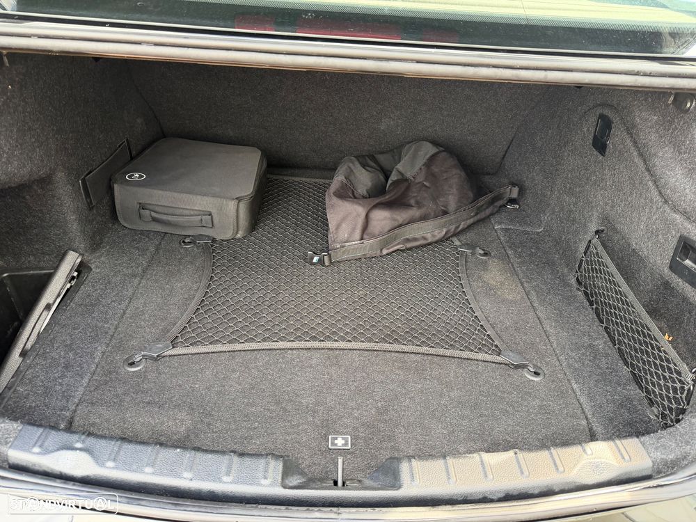 BMW 330 e iPerformance Line Luxury - 29