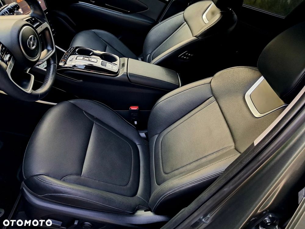 Hyundai Tucson 1.6 T-GDi HEV Executive 2WD - 29