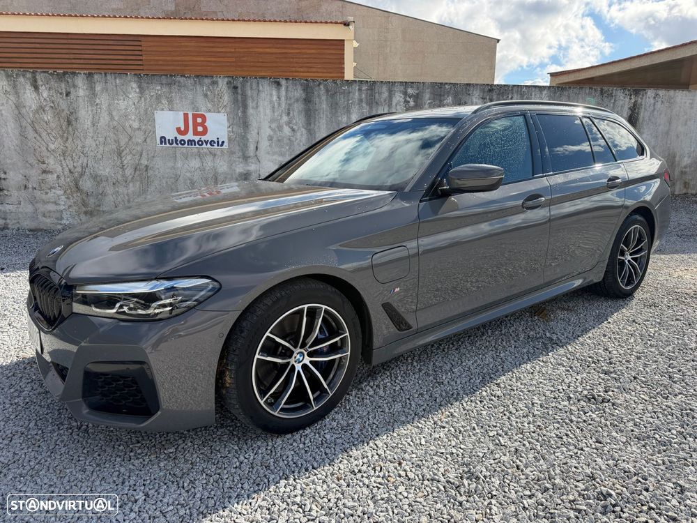 BMW 530 e Pack Desportivo M - 1