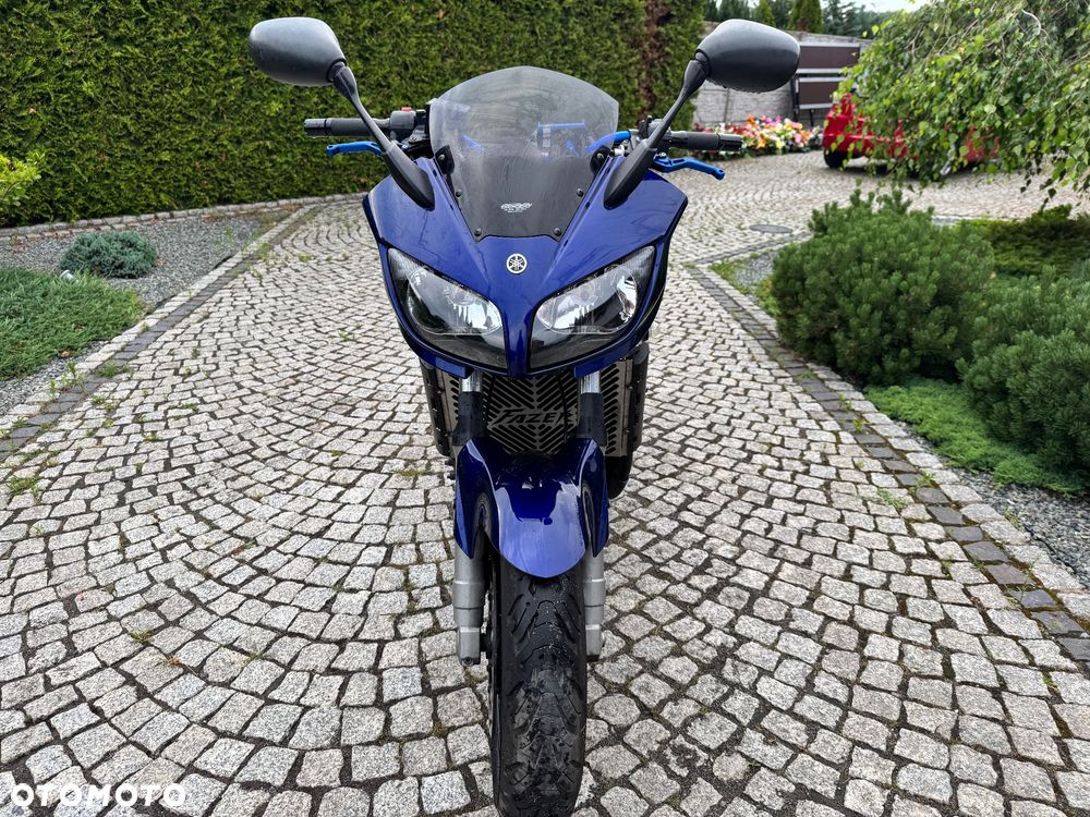 Yamaha FZS - 10