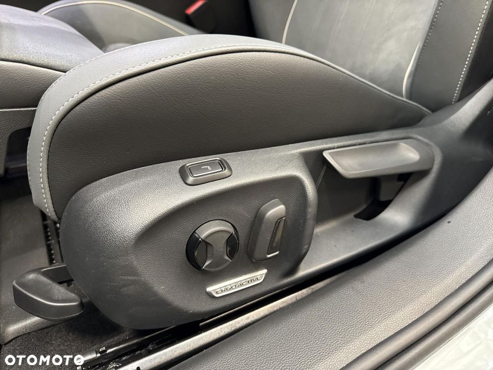 Volkswagen Passat - 26