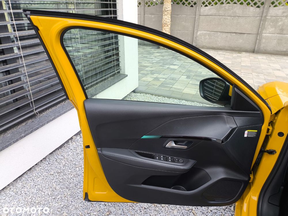 Peugeot 208 - 10