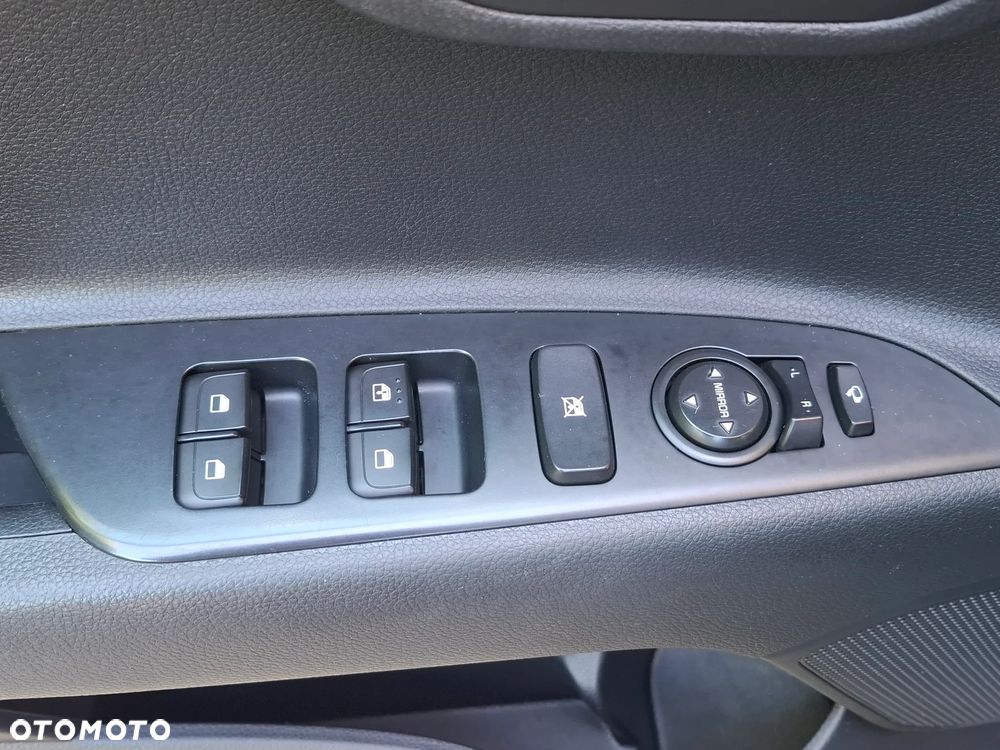Kia Rio 1.2 L - 16