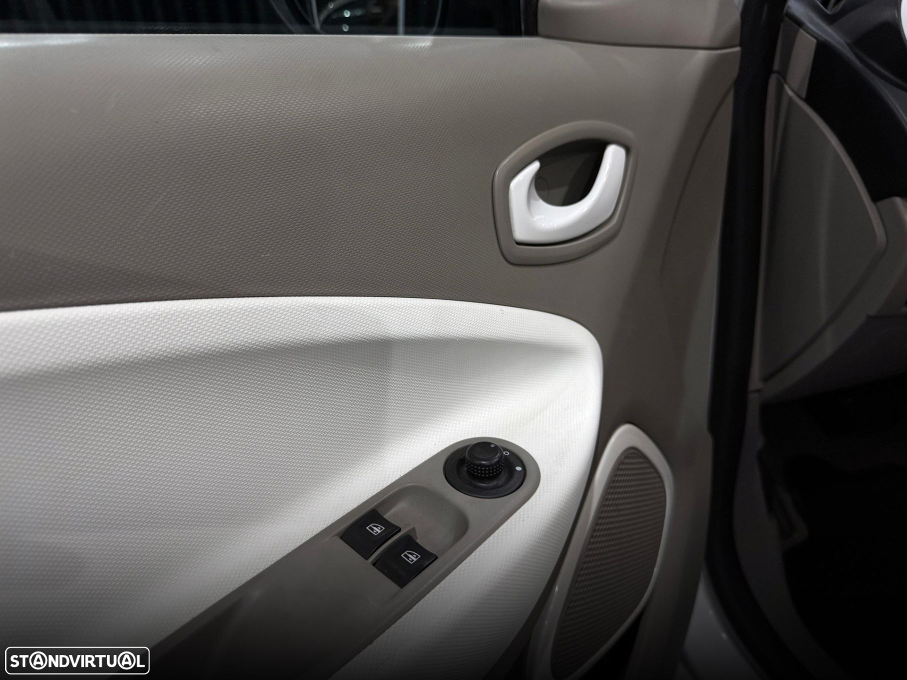 Renault Zoe - 12