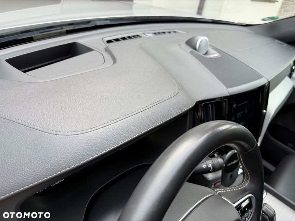 Volvo XC 60 B5 D AWD Geartronic RDesign - 29
