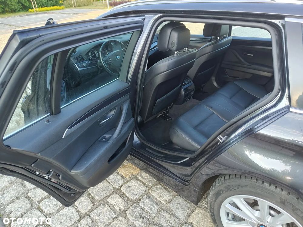BMW Seria 5 520d Touring - 13