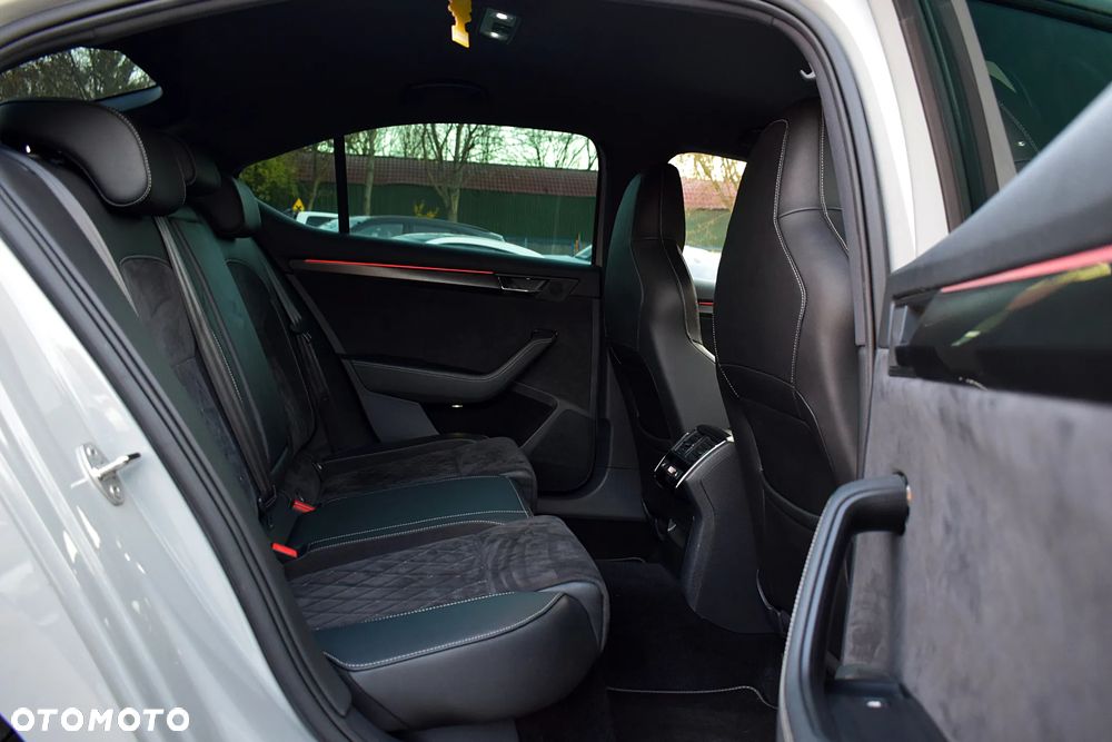 Skoda Superb 2.0 TSI 4x4 Sportline DSG - 8