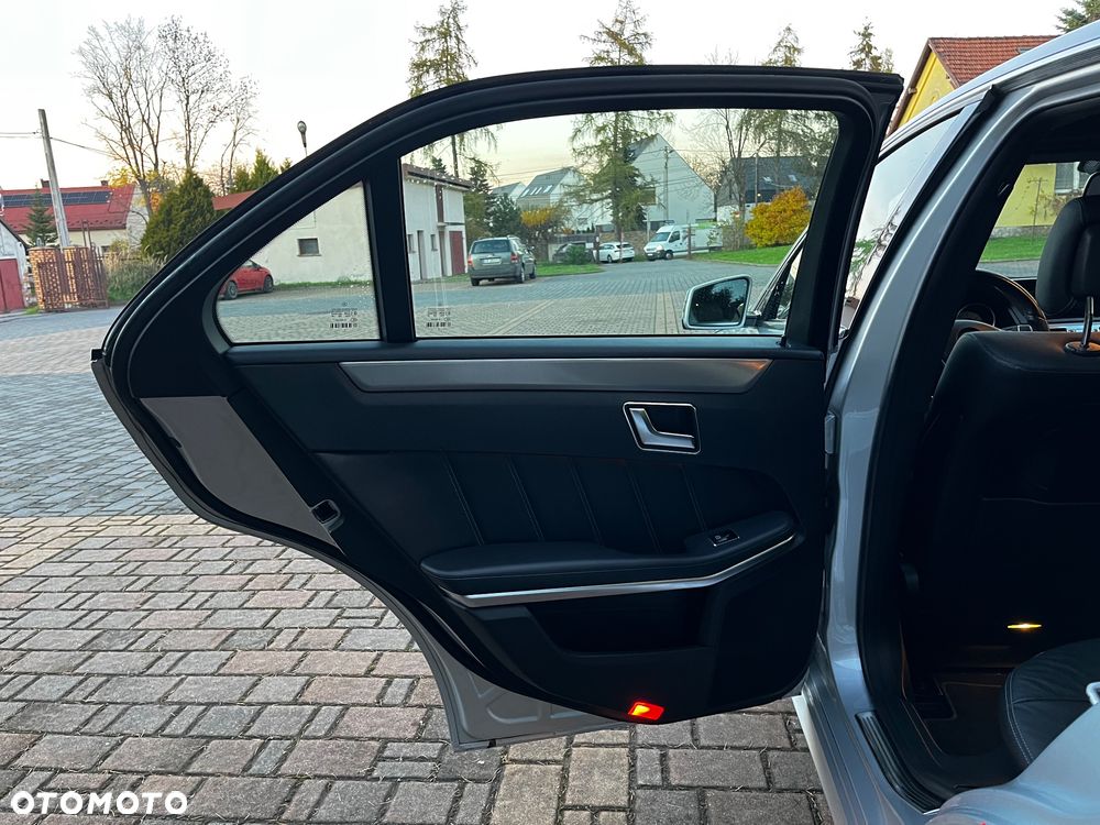 Mercedes-Benz Klasa E 220 CDI 7G-TRONIC Elegance - 25