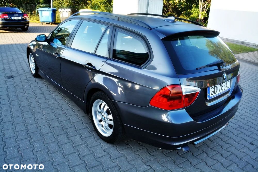 BMW Seria 3 318d - 13