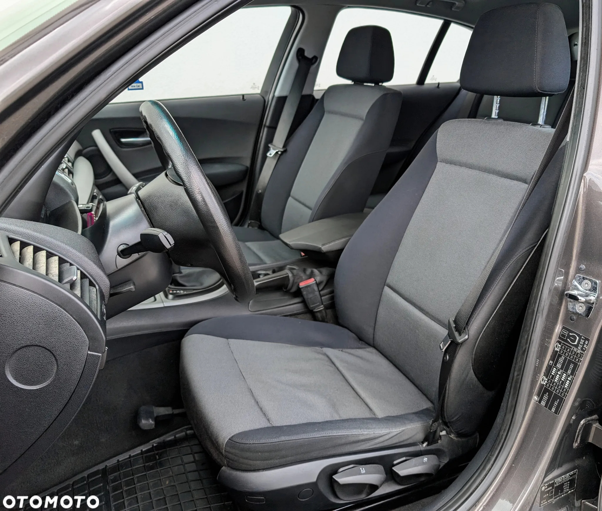 BMW Seria 1 118i - 6