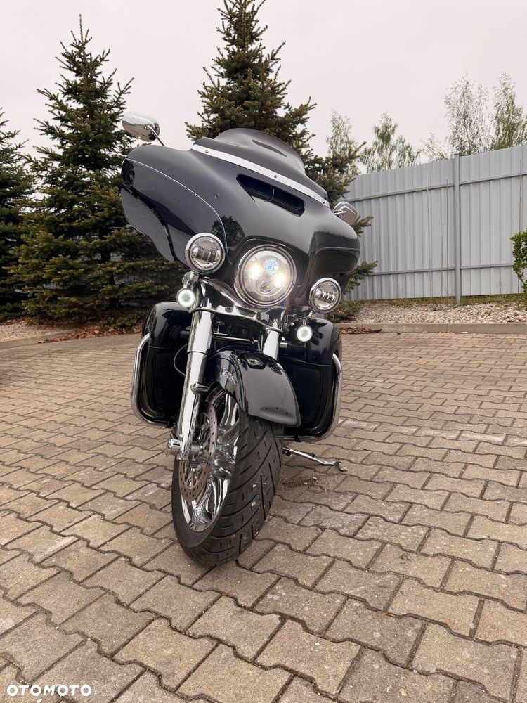 Harley-Davidson FLHTCU Ultra - 2