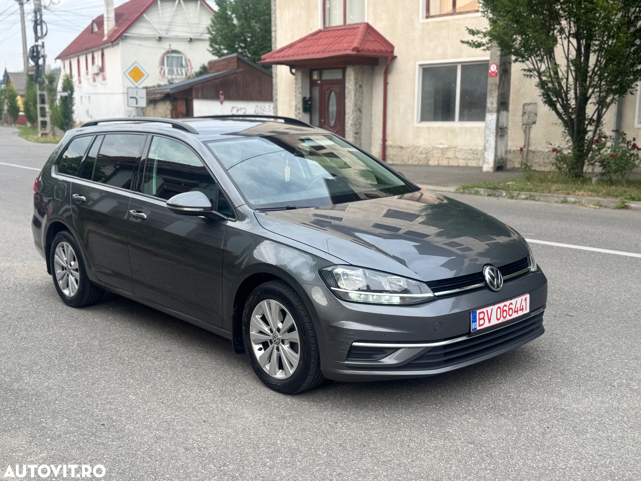 Volkswagen Golf Variant 1.6 TDI SCR Join - 18