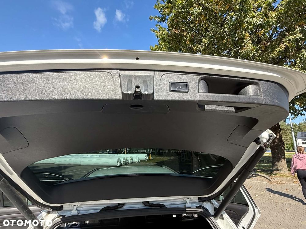 Volkswagen Passat - 17
