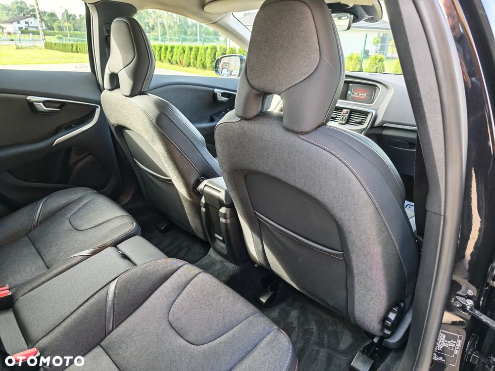 Volvo V40 T3 Drive-E Momentum - 21