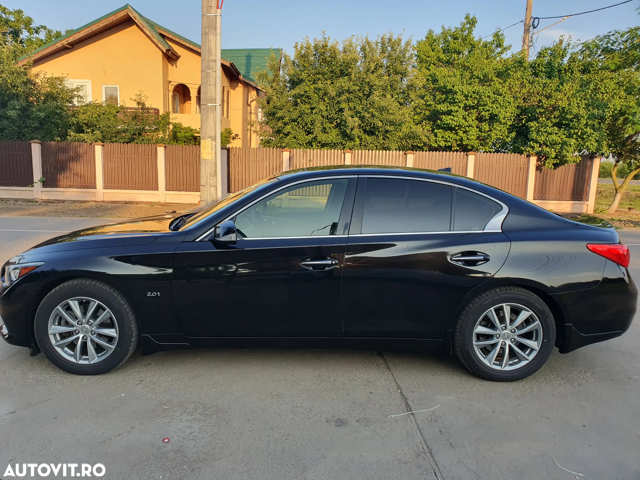 Infiniti Q50 2.0t Premium Executive - 2