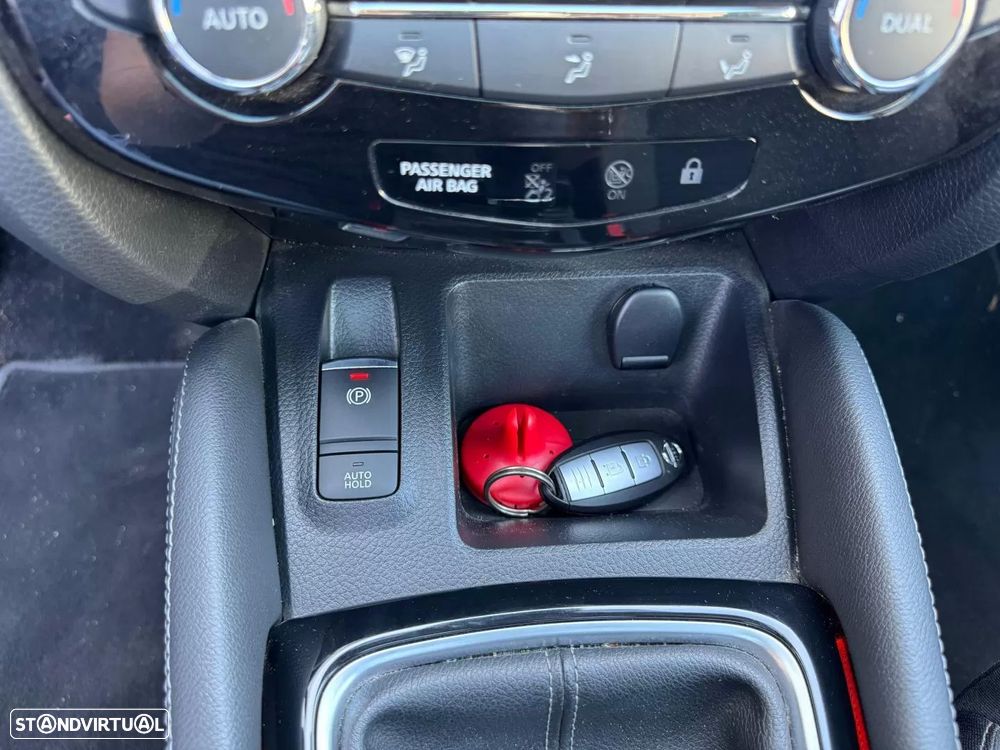 Nissan Qashqai 1.3 DIG-T N-Connecta J18 - 10