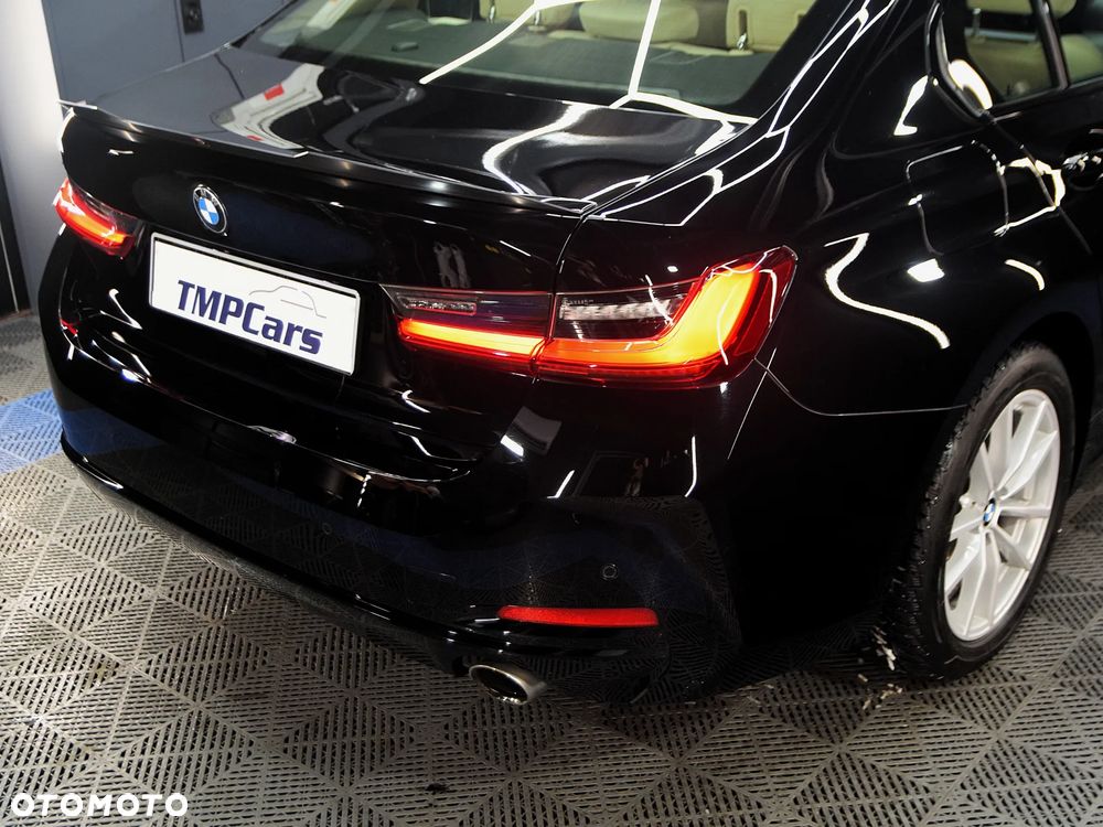 BMW Seria 3 318i - 14