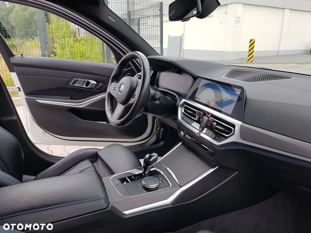 BMW Seria 3 - 16