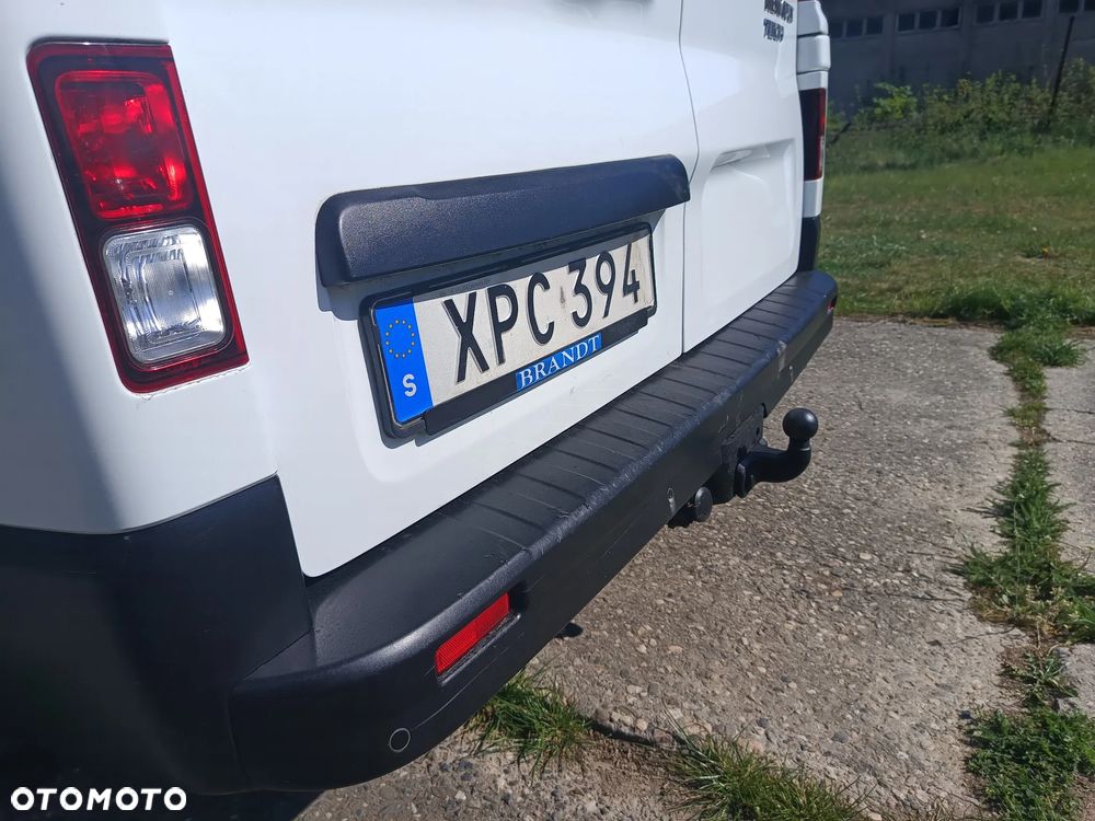 Renault Trafic L2H1 1.6 diesel 145kM 2018rok WEBASTO, CZUJNIKI PARKOWANIA, HAK, NIEWIELKI PRZEBIEG stan BDB, BEZWPADKOWY! - 23