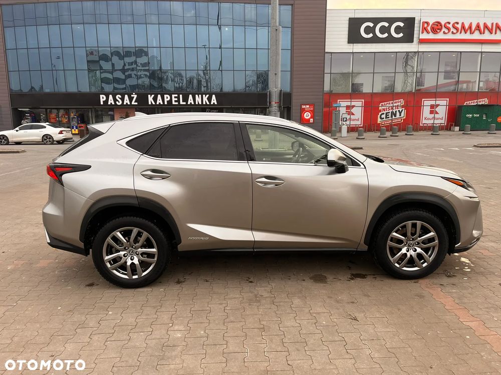Lexus NX 300h Prestige AWD - 4