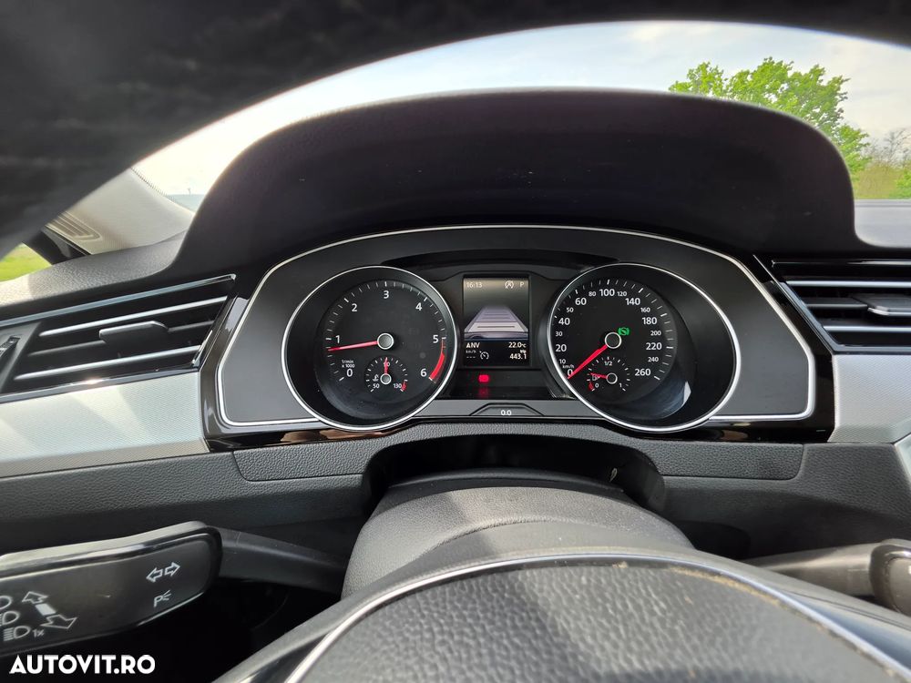 Volkswagen Passat 2.0 TDI SCR DSG Highline - 9