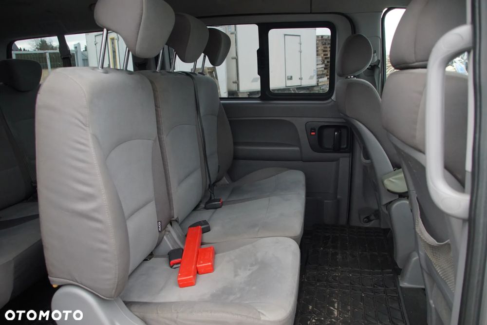 Auto na części - Hyundai H1 II 2.5 CRDI 170 KM D4CB YCQA2 P2S 2012R Silnik Skrzynia Drzwi Maska Błotnik Zderzak Klapa Lusterko Klamka Szyba Deska Kokpit Sterownik Moduł Czujnik Licznik Panel Kierownica - 16