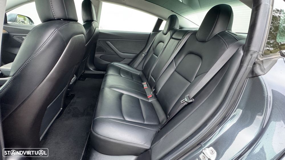 Tesla Model 3 Long-Range Dual Motor AWD - 28