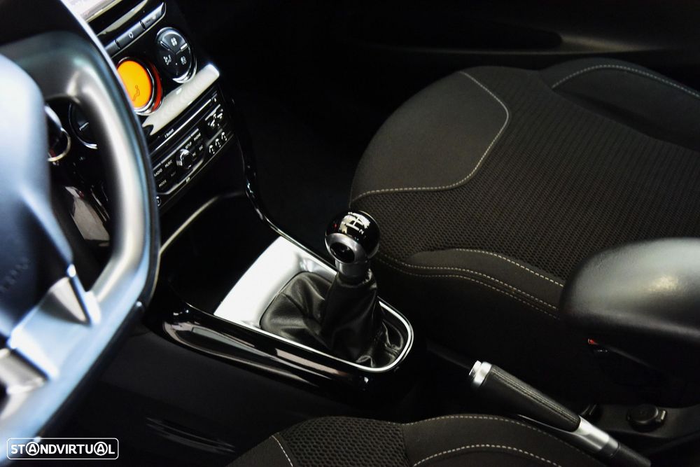 Citroën DS3 1.6 e-HDi So Chic - 11