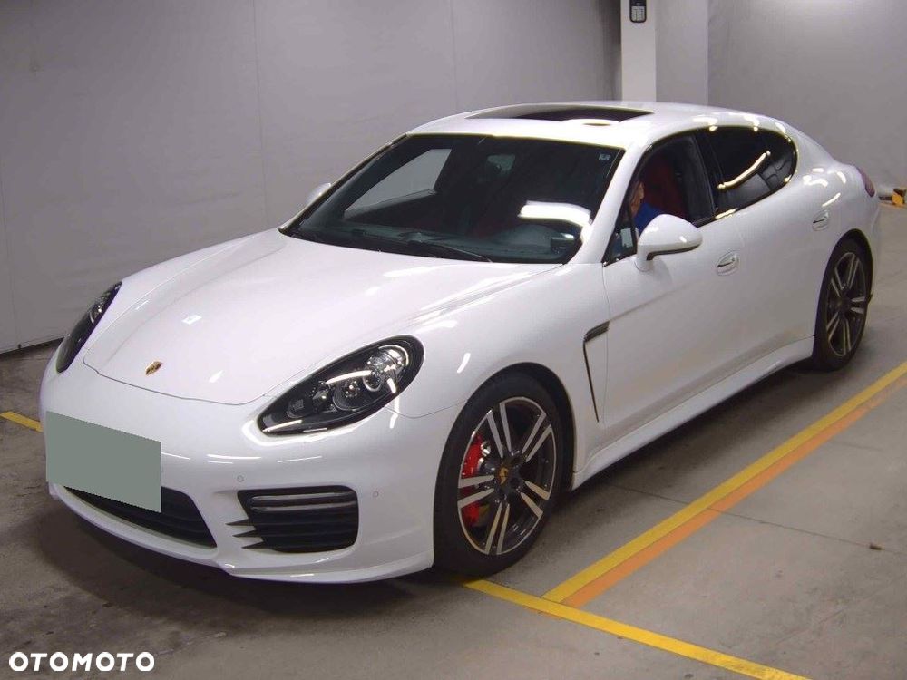 Porsche Panamera GTS - 1