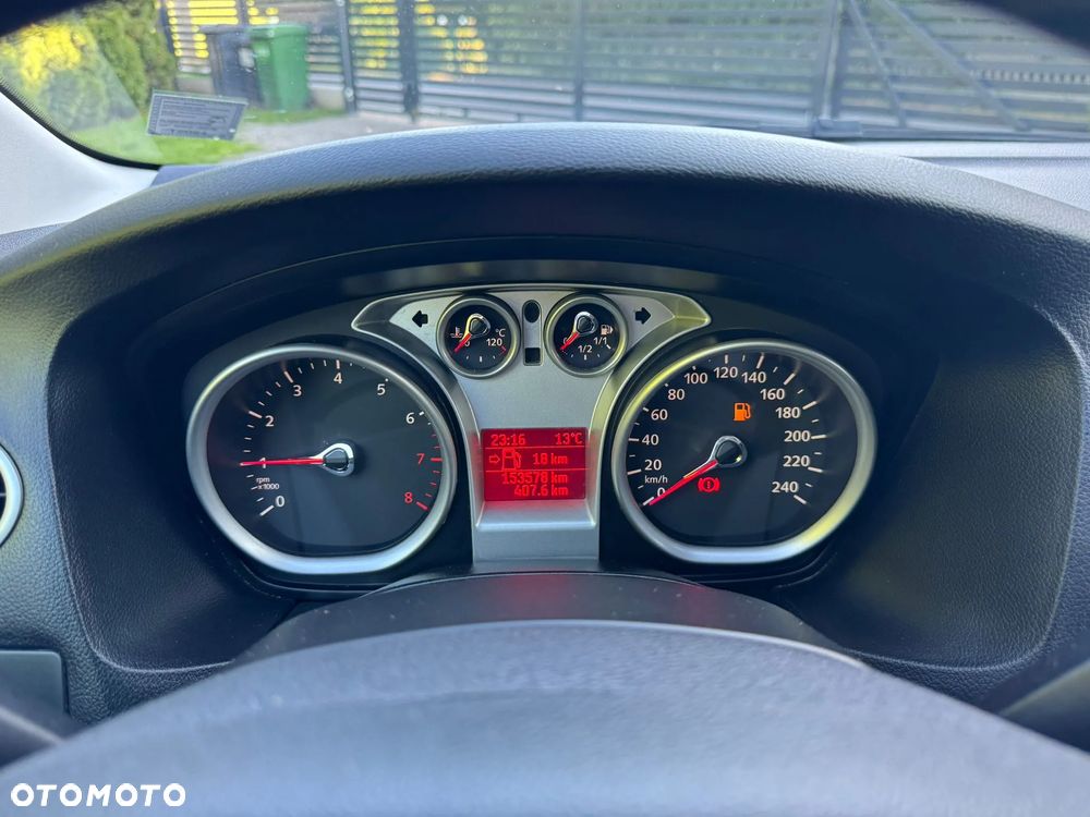 Ford Focus 1.8 Ghia - 16