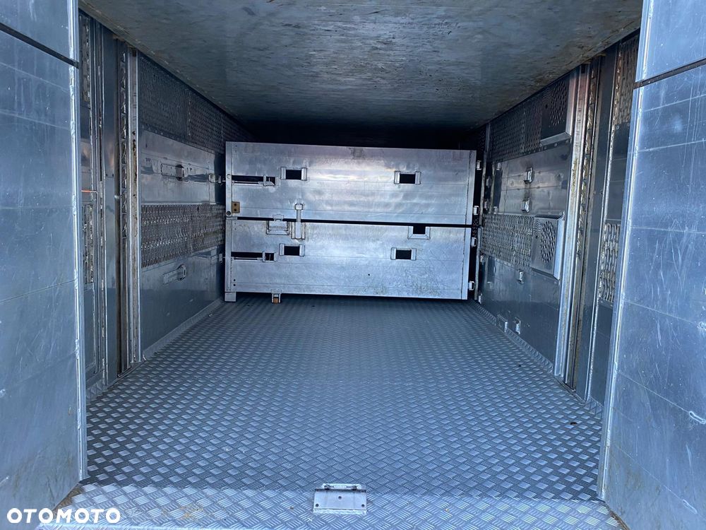Mercedes-Benz Actros - 26