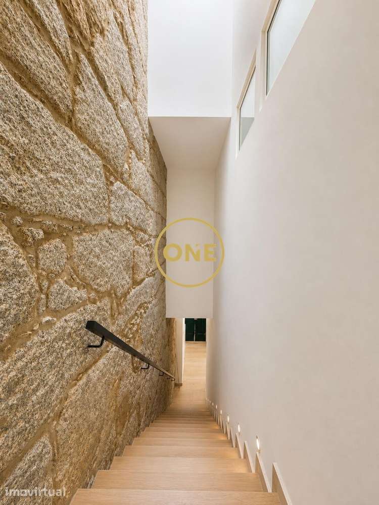 T2+1 Duplex | Design Contemporâneo com Charme em Pedra | São Roque da - Grande imagem: 5/13