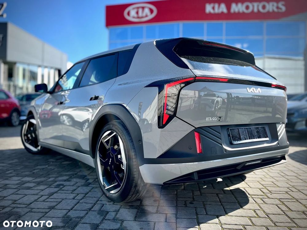Kia EV4 - 4