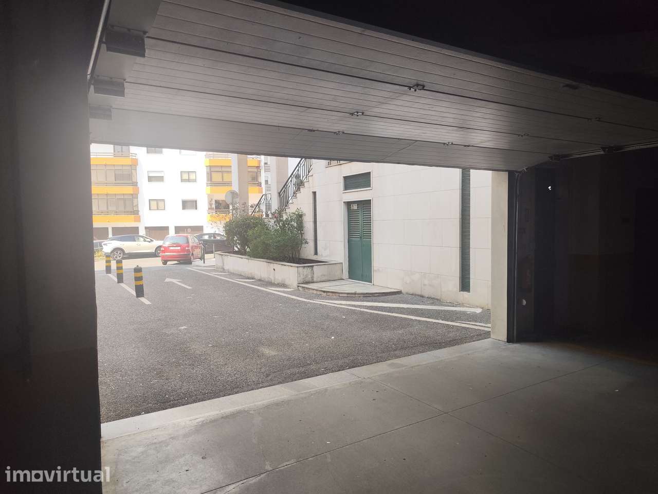 Garagem em Massamá com boa localização - Grande imagem: 3/7
