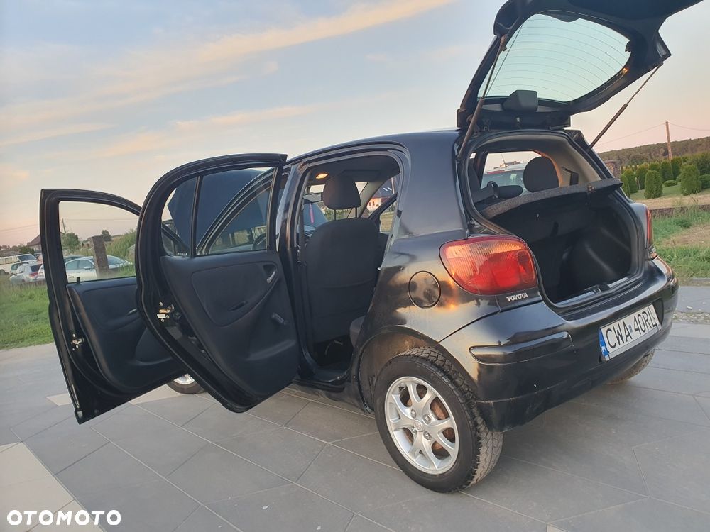 Toyota Yaris - 4