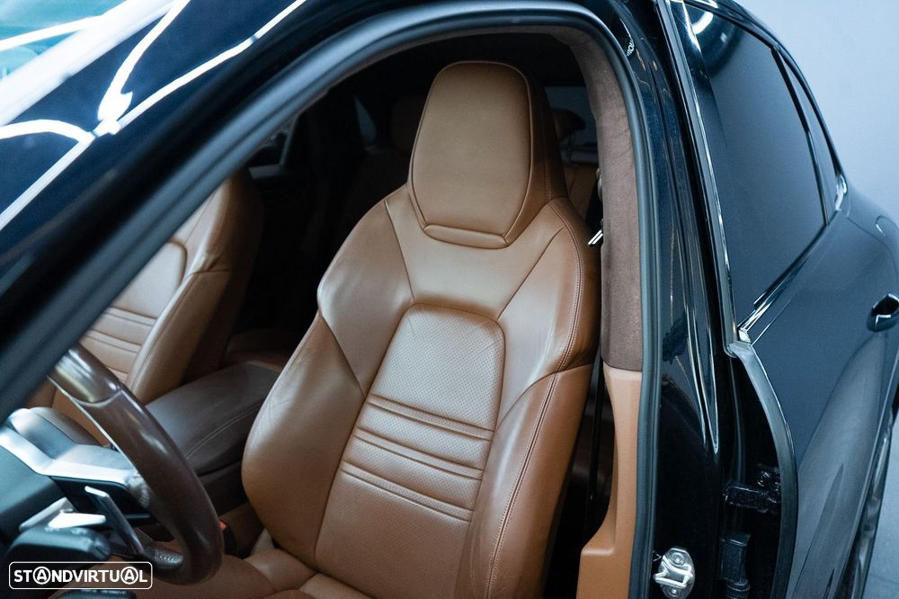 Porsche Cayenne Coupé E-Hybrid - 28