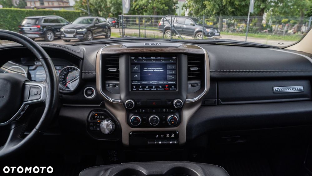 RAM 1500 Crew Cab Laramie - 16