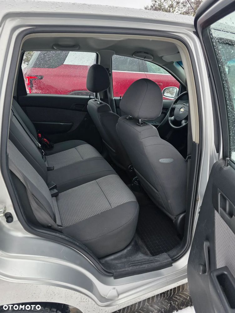 Chevrolet Aveo - 11
