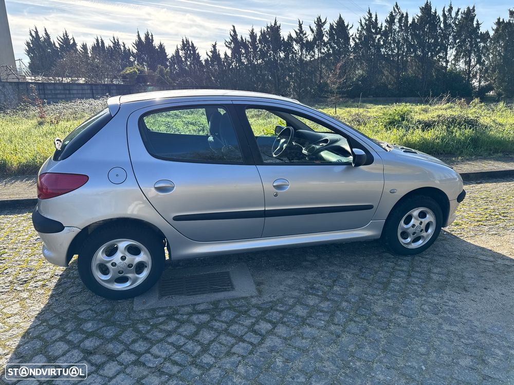 Peugeot 206 1.1 XT - 4