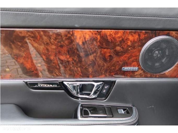 Jaguar XJ 3.0 T LWB AWD Portfolio - 18