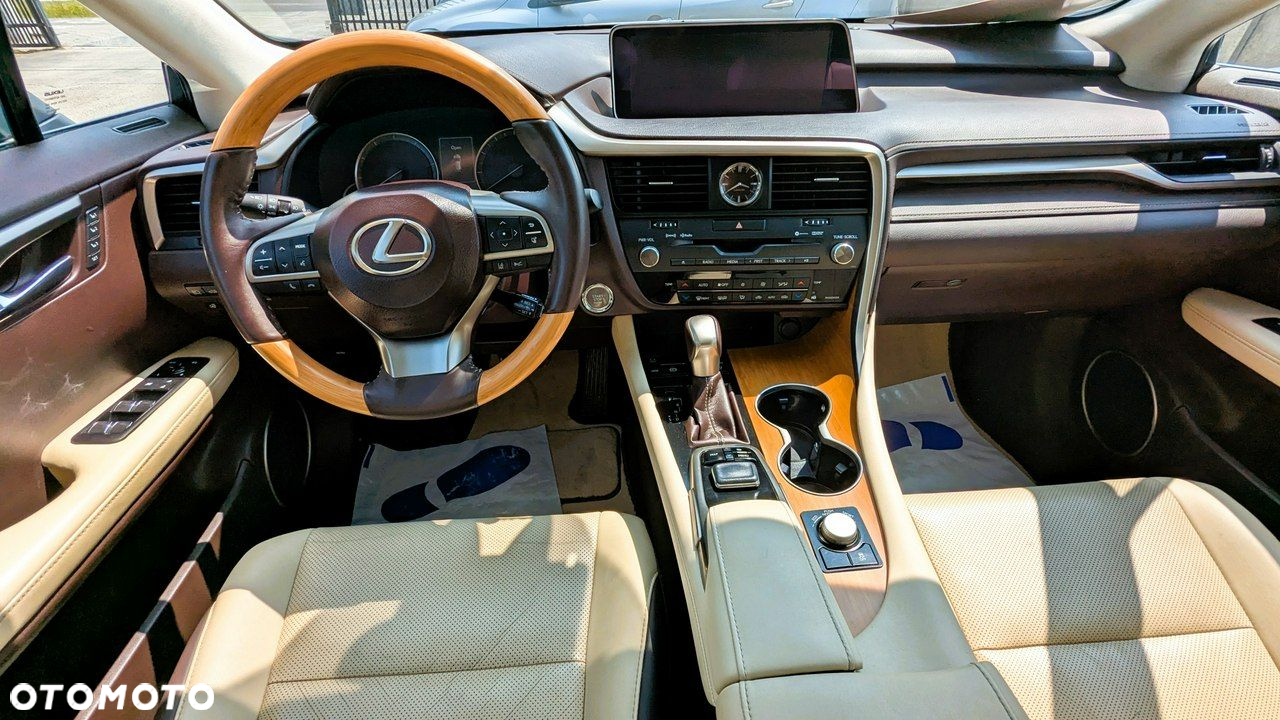 Lexus RX - 26
