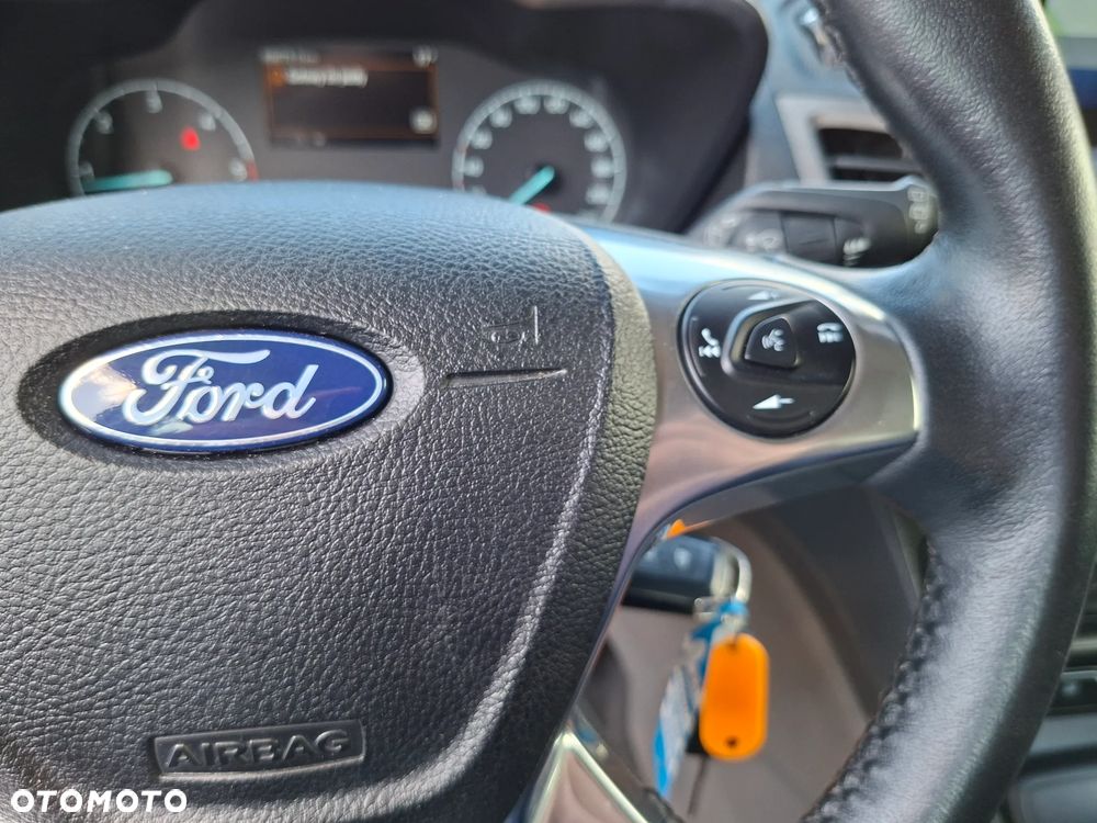Ford Tourneo Connect 1.5 EcoBlue Titanium PowerShift - 24