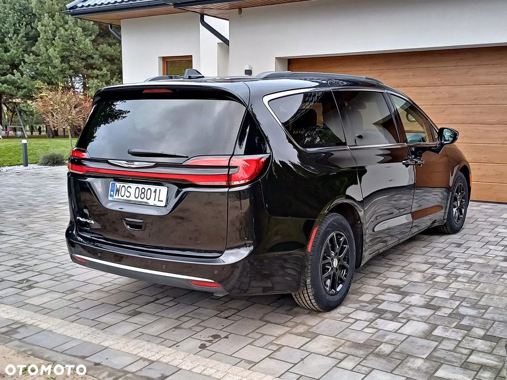 Chrysler Pacifica - 8