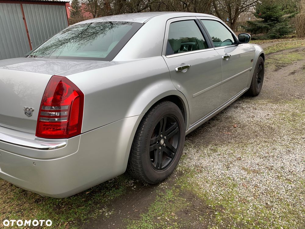Chrysler 300C 5.7 V8 HEMI Automatik - 6