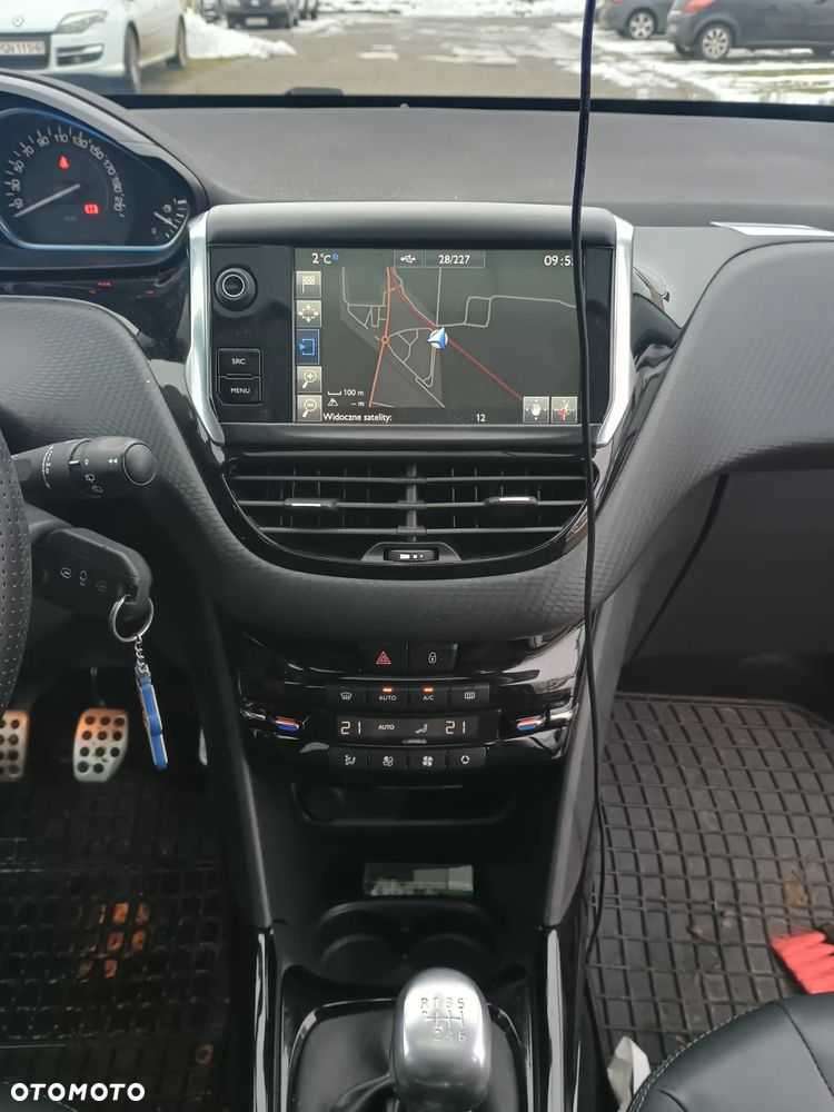 Peugeot 2008 BlueHDi FAP 120 STOP & START Allure - 11