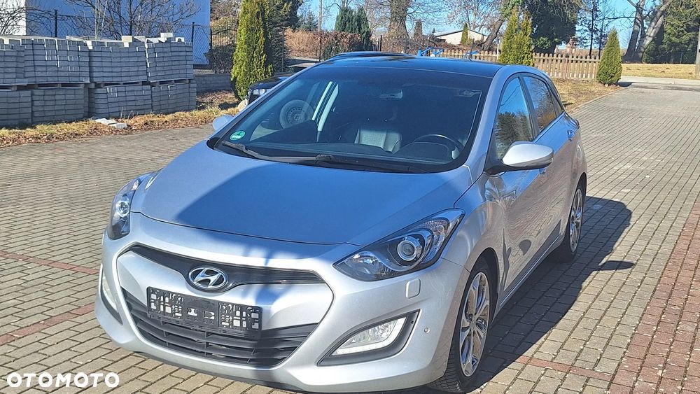 Hyundai i30 blue 1.6 CRDi Premium - 2