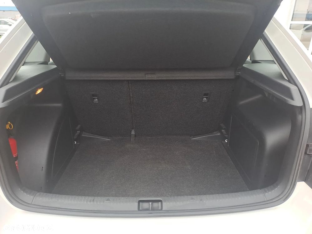 Skoda RAPID 1.0 TSI Active - 12